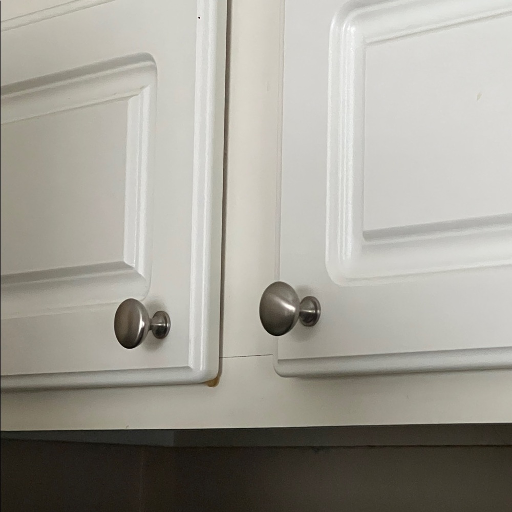 1-3/16- in Satin Nickel (Silver) Round Cabinet Knob, set of 23